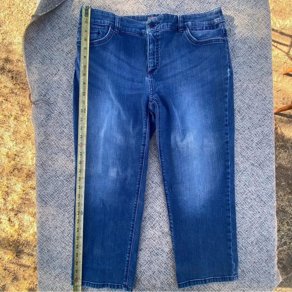 Chico’s So Slimming Jeans size 2 US 12 31 Cropped Capri Length Casual Denim - Picture 3 of 15